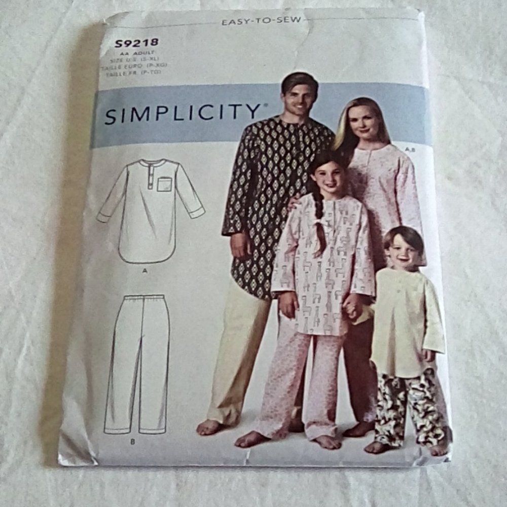 Simplicity S9218 Easy-to-Sew Unisex Pajamas S-XL